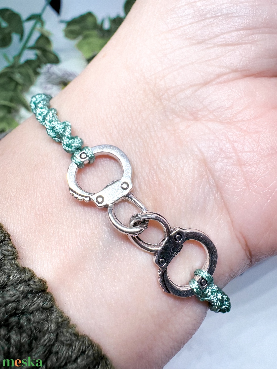 Ékszerek-Karkötők Zsályazöld bilincs makramé  - ékszer - karkötő - fonott karkötő - Meska.hu