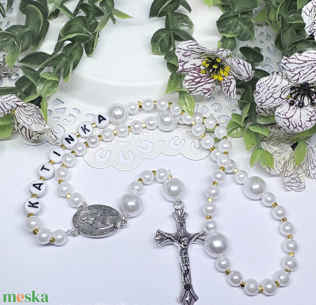    Fehér rózsafüzér díszdobozban keresztelő ajándék - otthon & életmód - vallás - lánc & füzér - Meska.hu