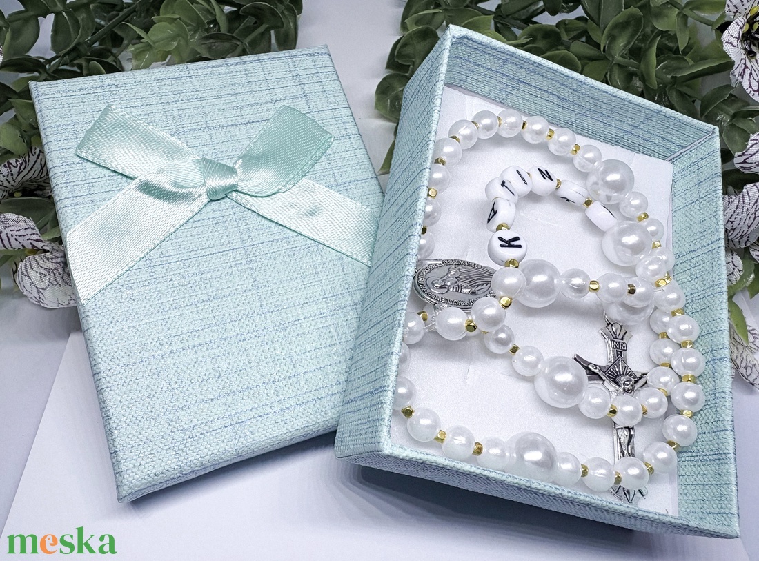    Fehér rózsafüzér díszdobozban keresztelő ajándék - otthon & életmód - vallás - lánc & füzér - Meska.hu