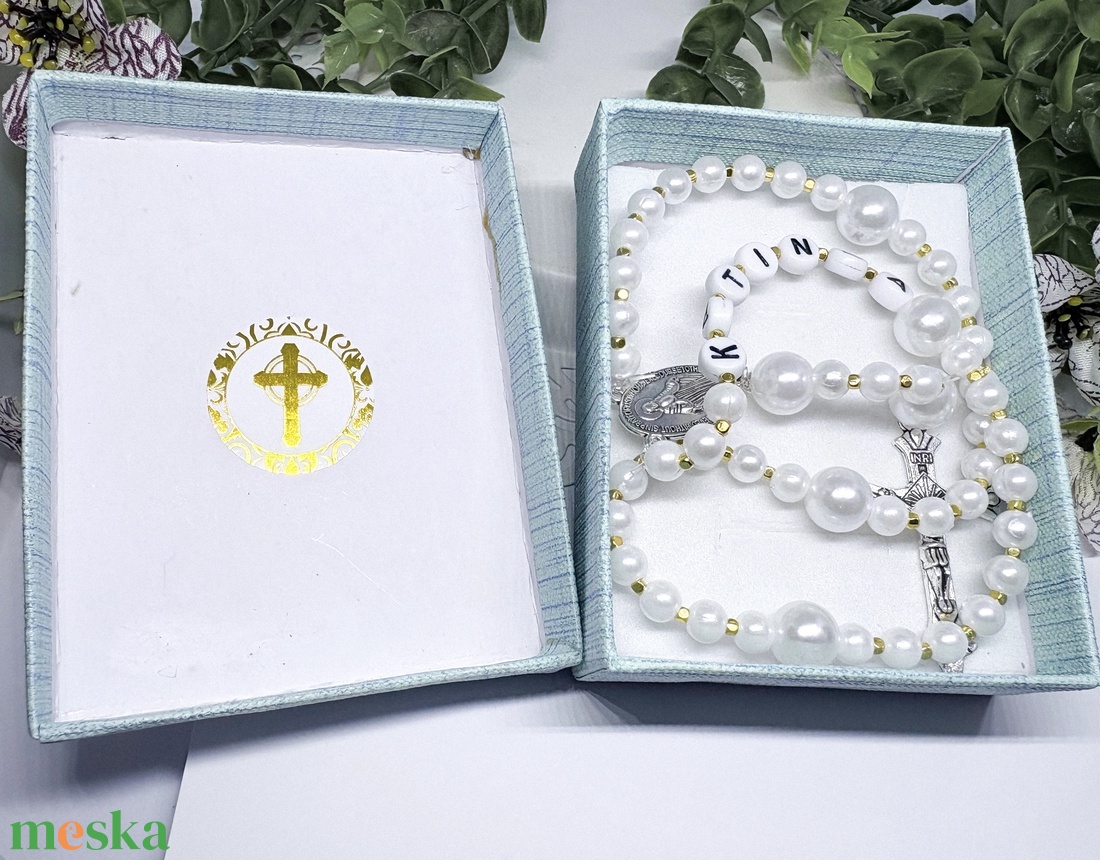    Fehér rózsafüzér díszdobozban keresztelő ajándék - otthon & életmód - vallás - lánc & füzér - Meska.hu
