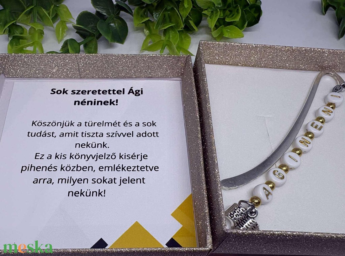 Személyre szóló Könyvjelző Díszbozban-Megható Ajándék Ági néninek/ Pedagogusoknak  - könyv & zene - könyvjelző - Meska.hu