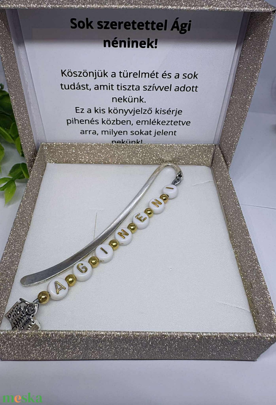 Személyre szóló Könyvjelző Díszbozban-Megható Ajándék Ági néninek/ Pedagogusoknak  - könyv & zene - könyvjelző - Meska.hu