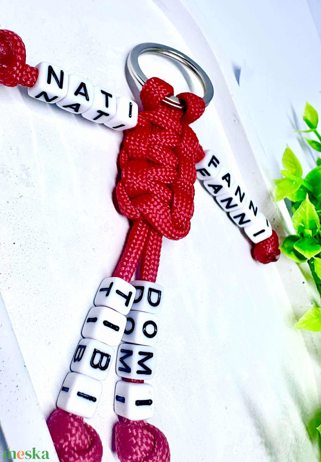 Egyedi Családfa Kulcstartó-Piros Emberkés 4 névvel - táska & tok - kulcstartó & táskadísz - kulcstartó - Meska.hu