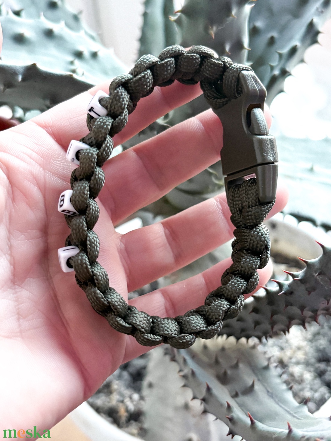 Paracord neves karkötő  - ékszer - karkötő - széles karkötő - Meska.hu