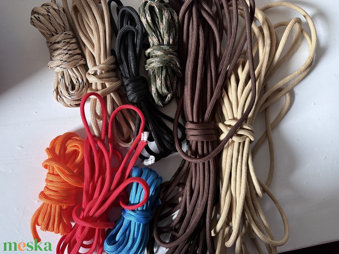 Paracord neves karkötő  - ékszer - karkötő - széles karkötő - Meska.hu