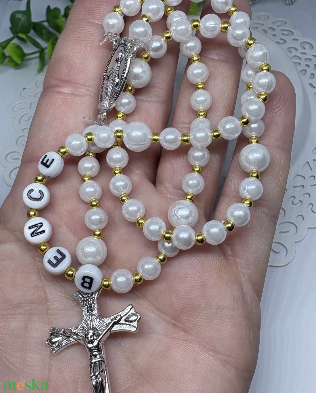  Egyedi gyöngyös rózsafüzér � személyre szabható névvel ???? - ékszer - nyaklánc - monogram & névnyaklánc - Meska.hu