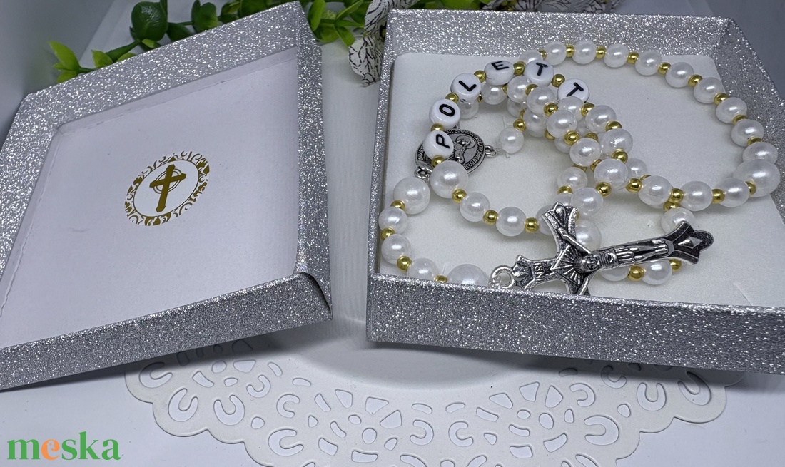  Egyedi gyöngyös rózsafüzér � személyre szabható névvel ???? - ékszer - nyaklánc - monogram & névnyaklánc - Meska.hu