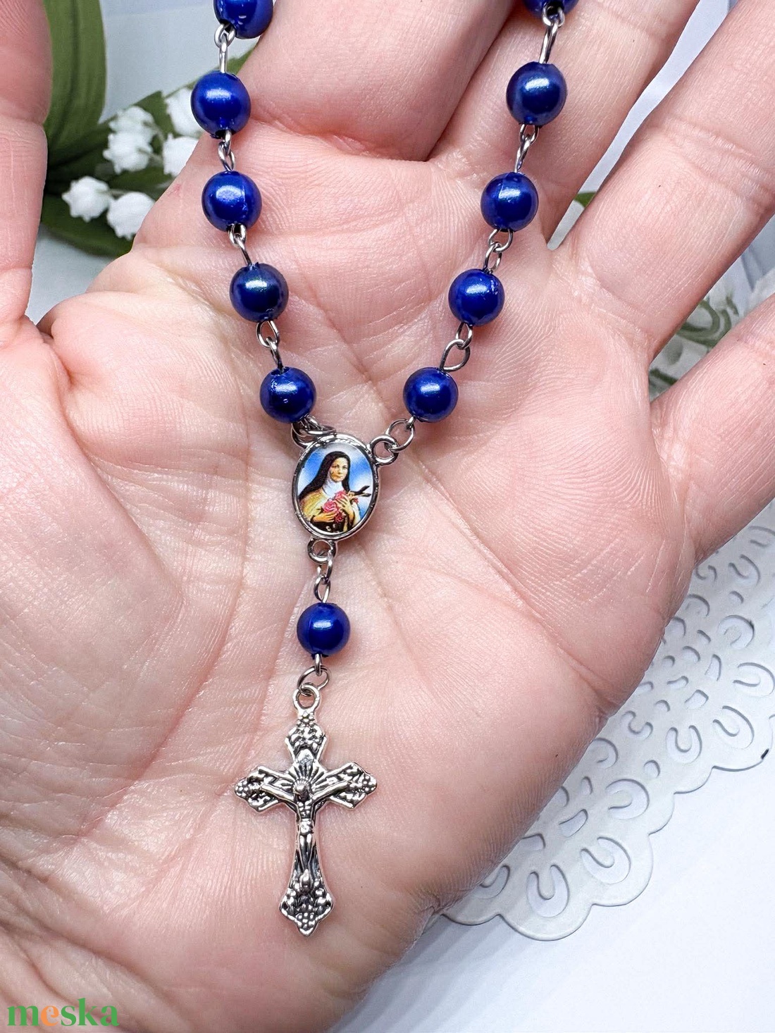 Autós rózsafüzér szentképpel � Több változatban kék - otthon & életmód - autó - visszapillantó dísz - Meska.hu