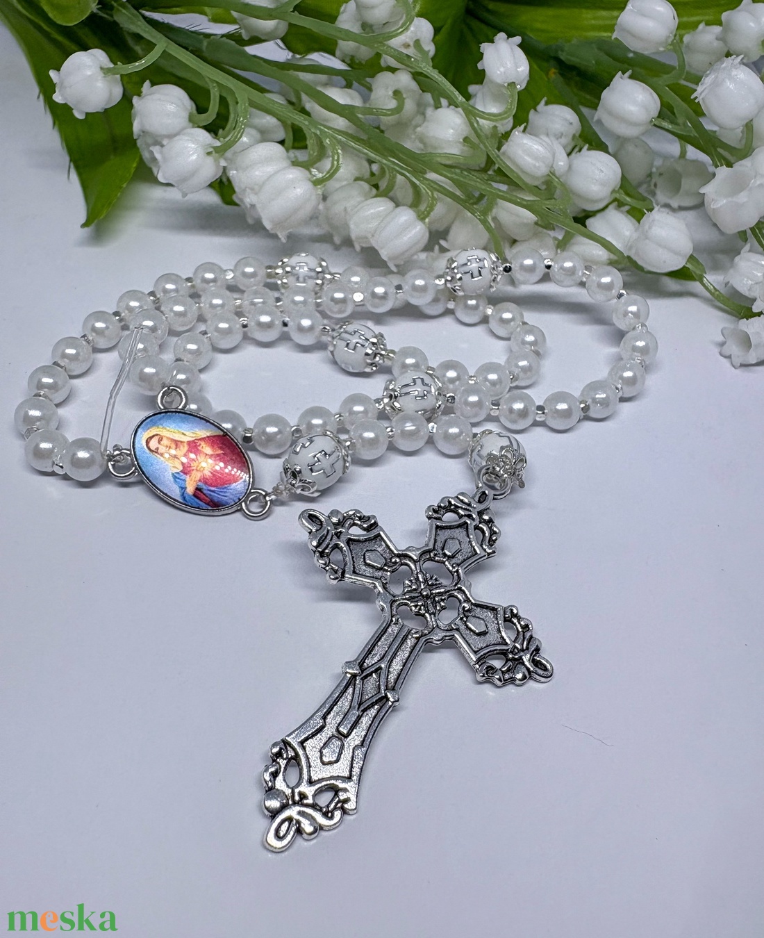 Elegáns hófehér tekla gyöngyös rózsafüzér � Egyedi kézműves fohász rózsafüzér keresztes mintás gyöngyökkel és Szűz Mária - otthon & életmód - vallás - lánc & füzér - Meska.hu