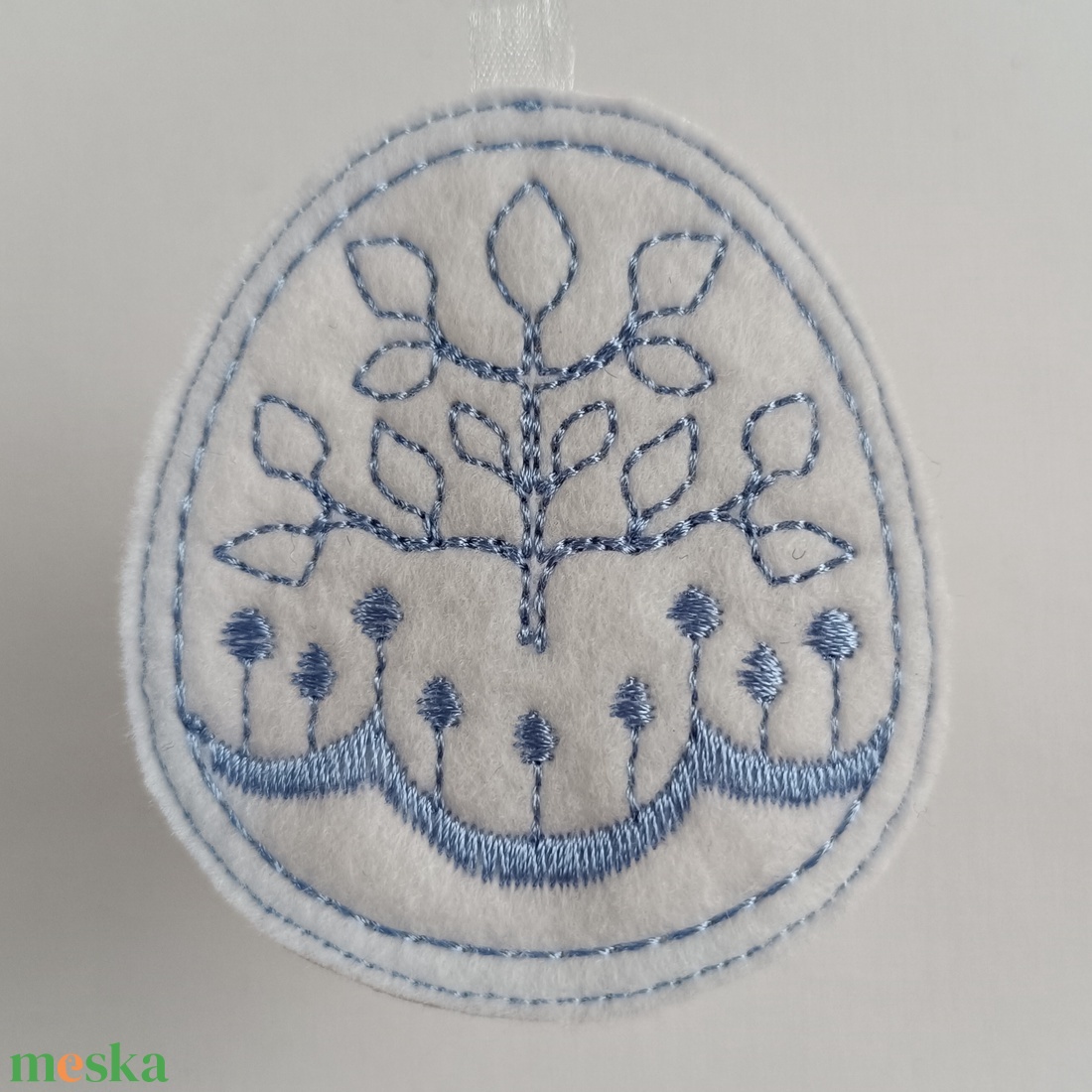 Hímzett húsvéti tojások - otthon & életmód - dekoráció - fali és függő dekoráció - függődísz - Meska.hu