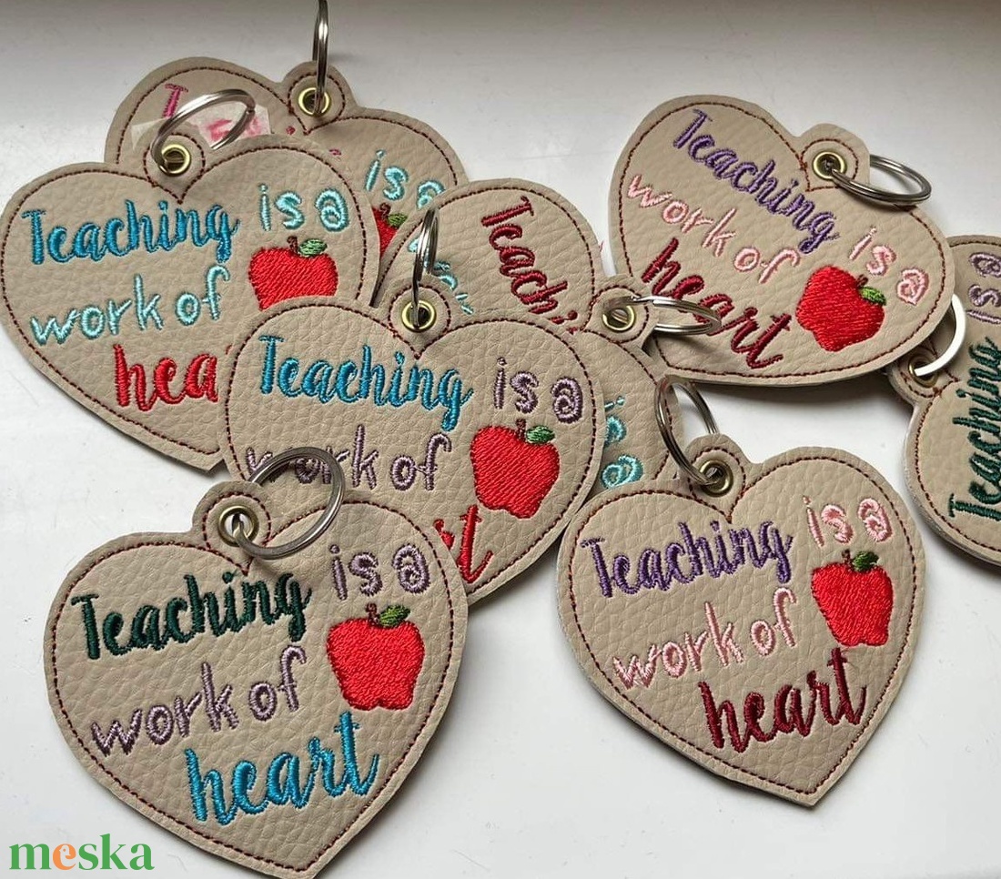 Pedagógusoknak ajándék kulcstartó  - táska & tok - kulcstartó & táskadísz - táskaakasztó - Meska.hu