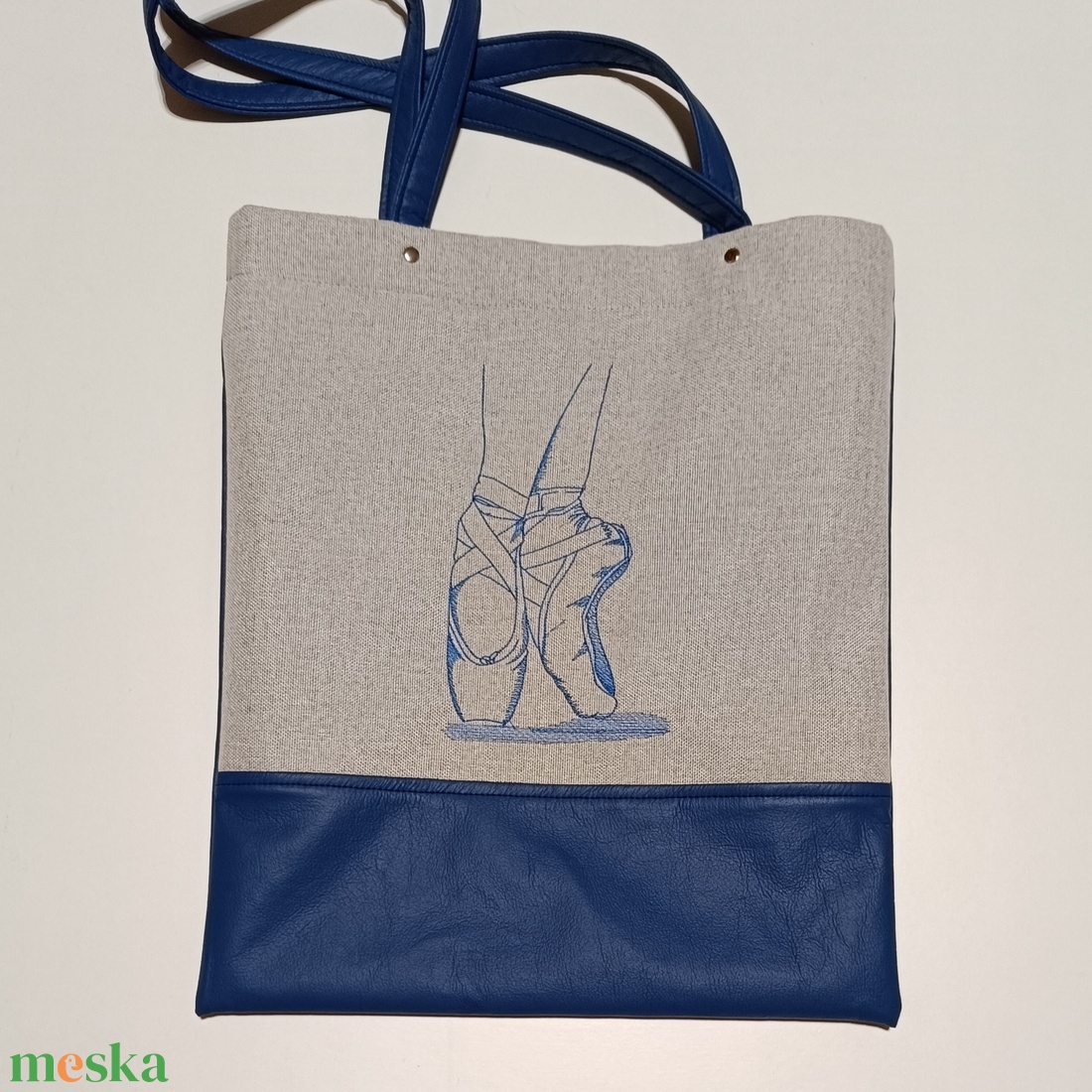 Hímzett balettcipős táska - táska & tok - bevásárlás & shopper táska - shopper, textiltáska, szatyor - Meska.hu Hímzett balettcipős táska - táska & tok - bevásárlás & shopper táska - shopper, textiltáska, szatyor - Meska.hu