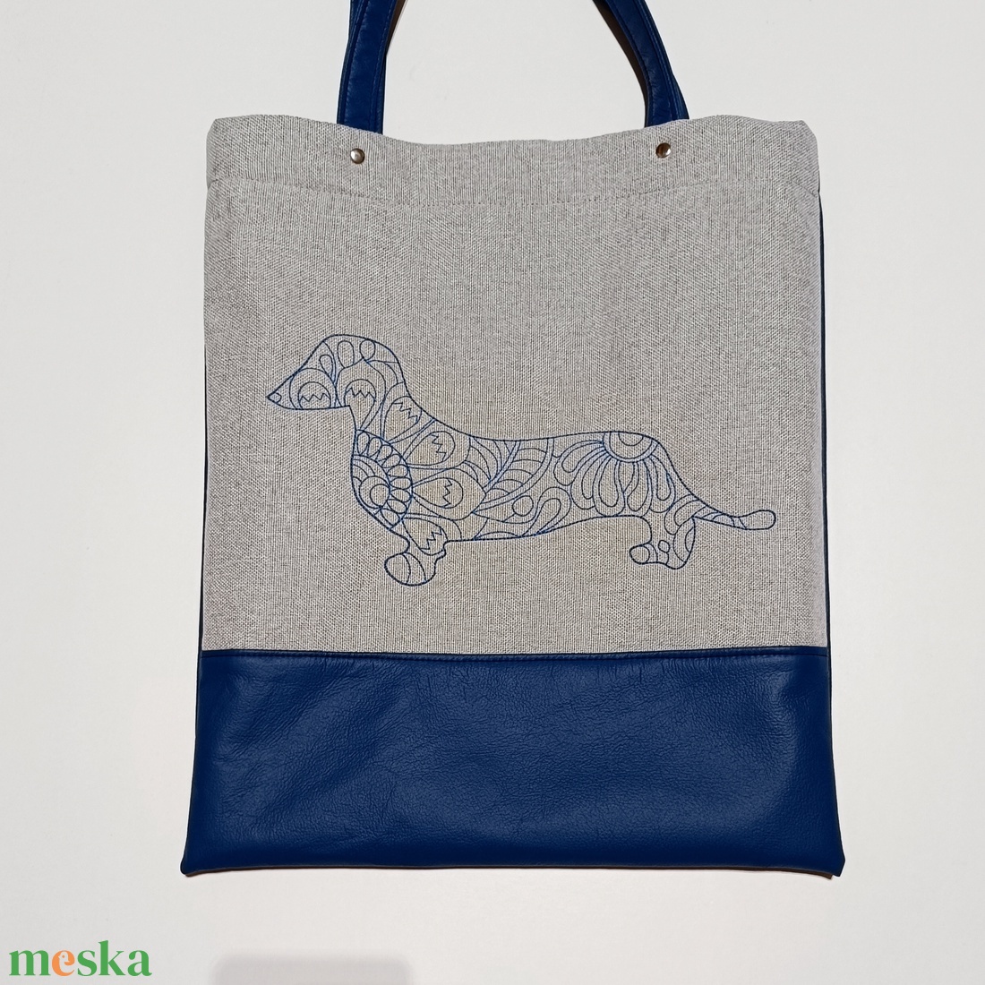 Mandalás-tacskós hímzett válltáska - táska & tok - bevásárlás & shopper táska - shopper, textiltáska, szatyor - Meska.hu Mandalás-tacskós hímzett válltáska - táska & tok - bevásárlás & shopper táska - shopper, textiltáska, szatyor - Meska.hu
