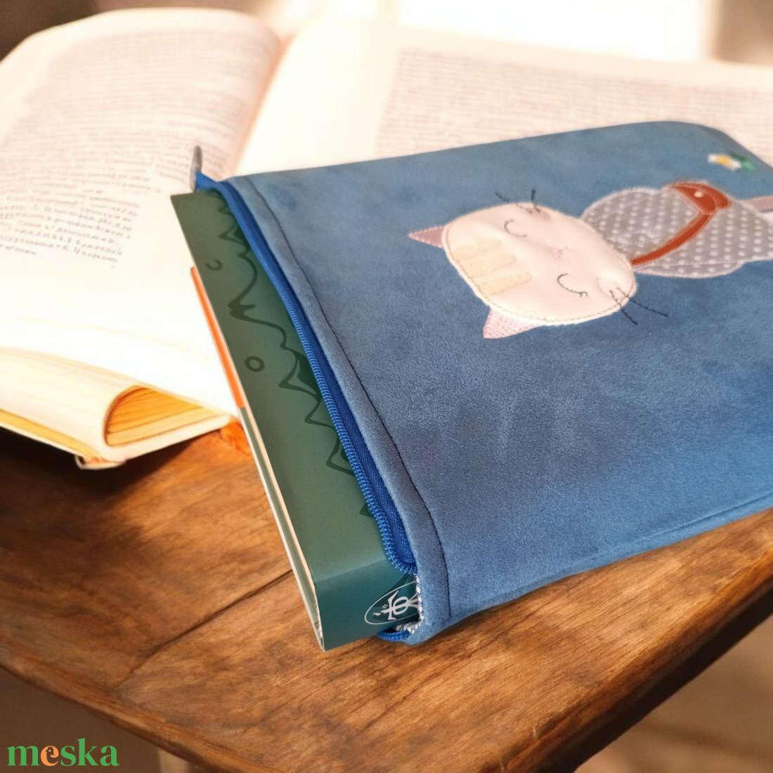 Hímzett cicalányos könyvtok/tablettok - táska & tok - ebook & tablet tok - Meska.hu