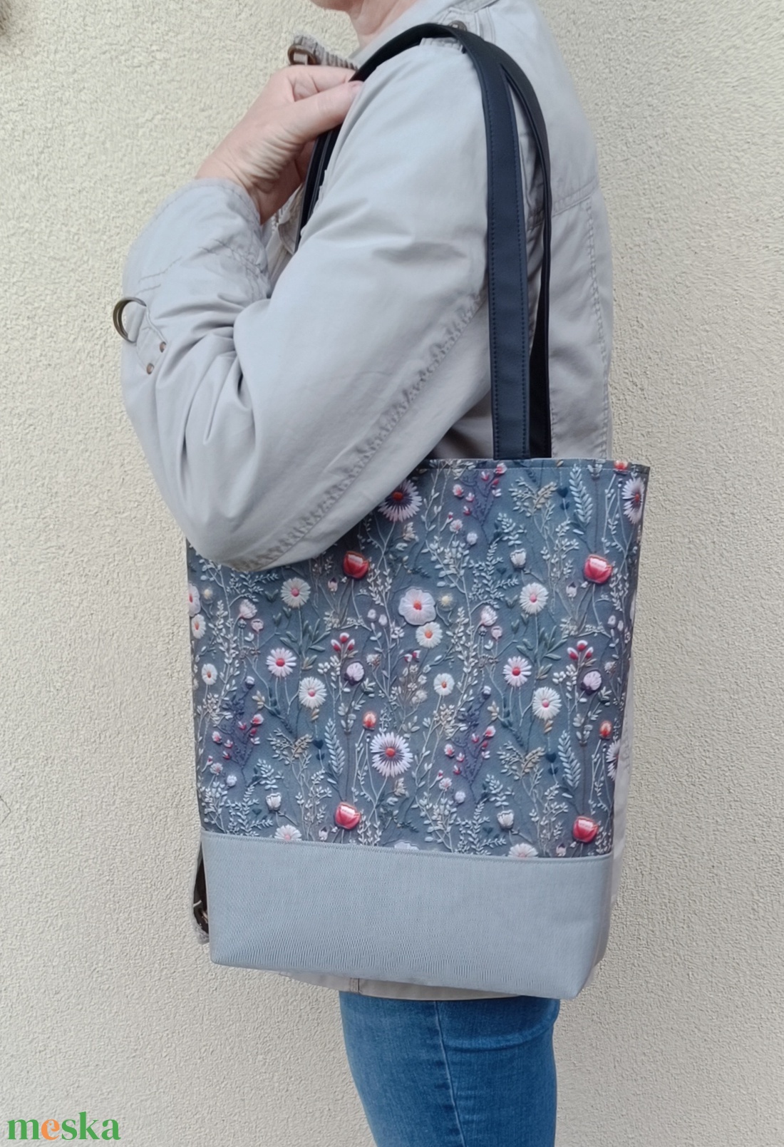 Szürke virágos válltáska  - táska & tok - kézitáska & válltáska - válltáska - Meska.hu
