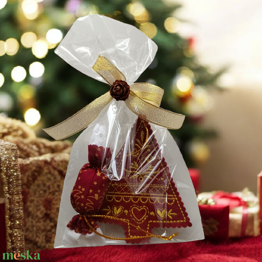 Átadásra kész hímzett karácsonyi ajándékcsomag  - karácsony - karácsonyi lakásdekoráció - karácsonyfadíszek - Meska.hu