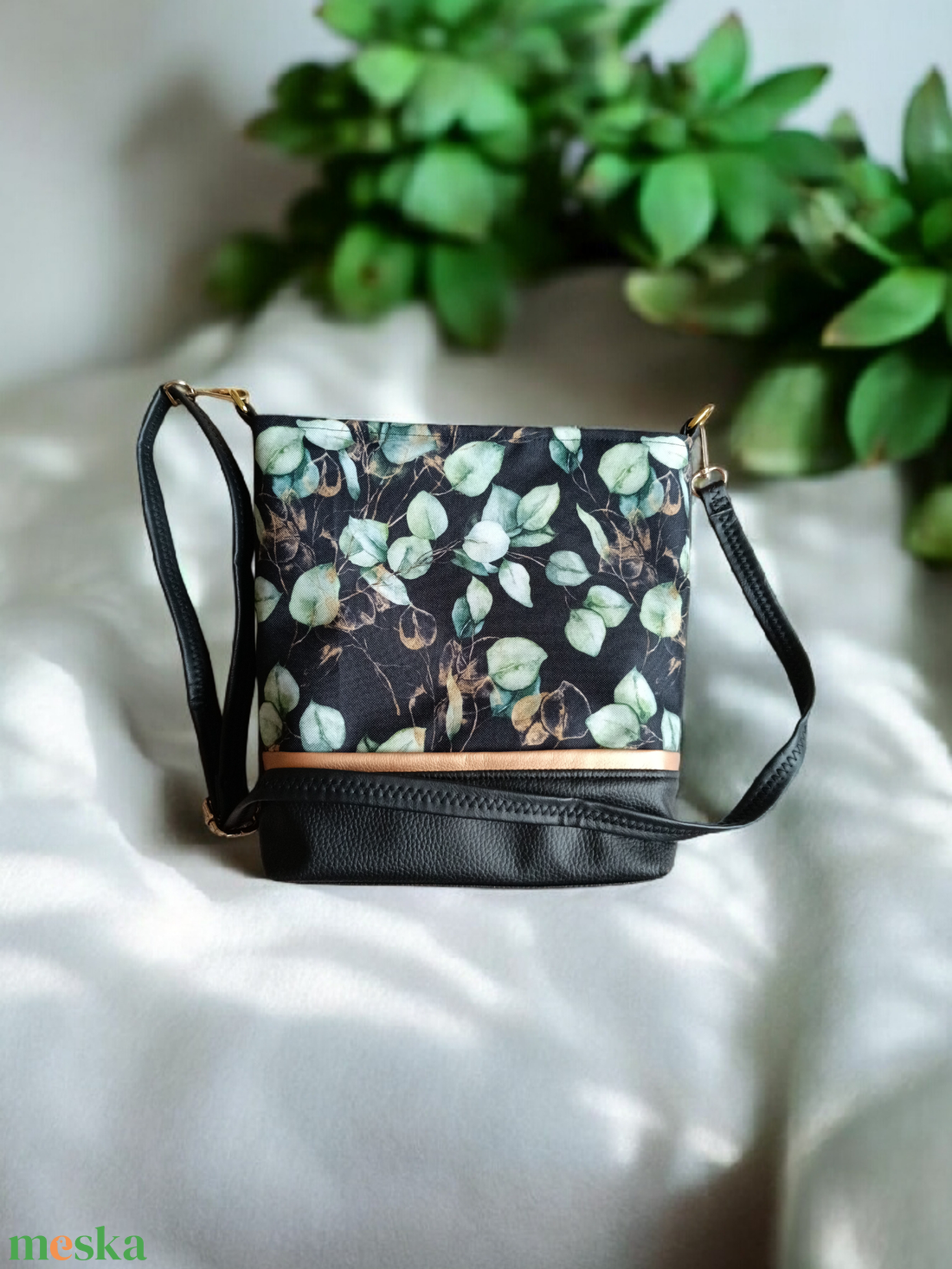 Női válltáska, crossbody/ kistáska - táska & tok - kézitáska & válltáska - vállon átvethető táska - Meska.hu