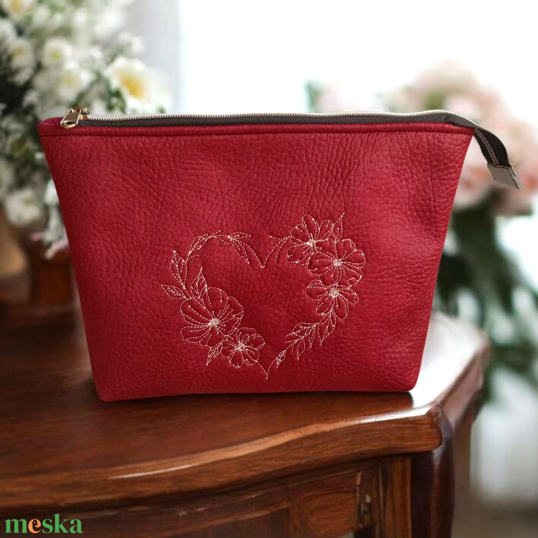 Szíves-virágos hímzett textilbőr neszeszer / cipzáras tok - táska & tok - neszesszer - Meska.hu
