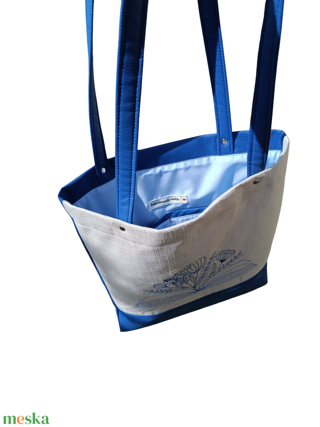 Virágos könyves hímzett kék válltáska - táska & tok - bevásárlás & shopper táska - shopper, textiltáska, szatyor - Meska.hu