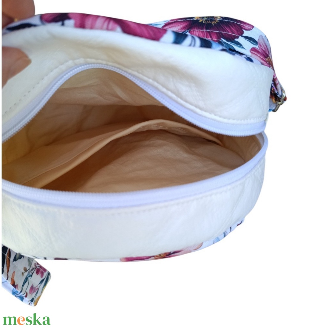 Virágos kör alakú váll és oldaltáska, crossbody - táska & tok - kézitáska & válltáska - vállon átvethető táska - Meska.hu
