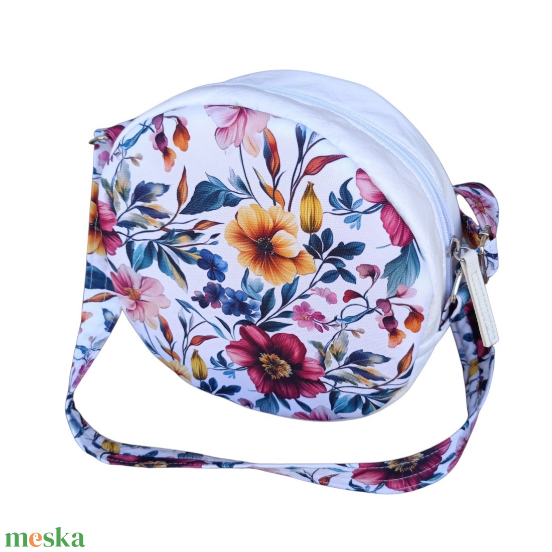 Virágos kör alakú váll és oldaltáska, crossbody - táska & tok - kézitáska & válltáska - vállon átvethető táska - Meska.hu