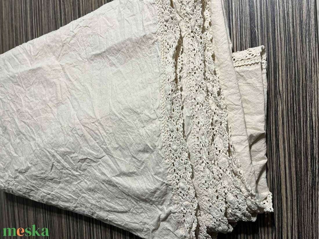 Csipkés pamutvászon ágytakaró - otthon & életmód - fürdőszoba - törölköző - Meska.hu