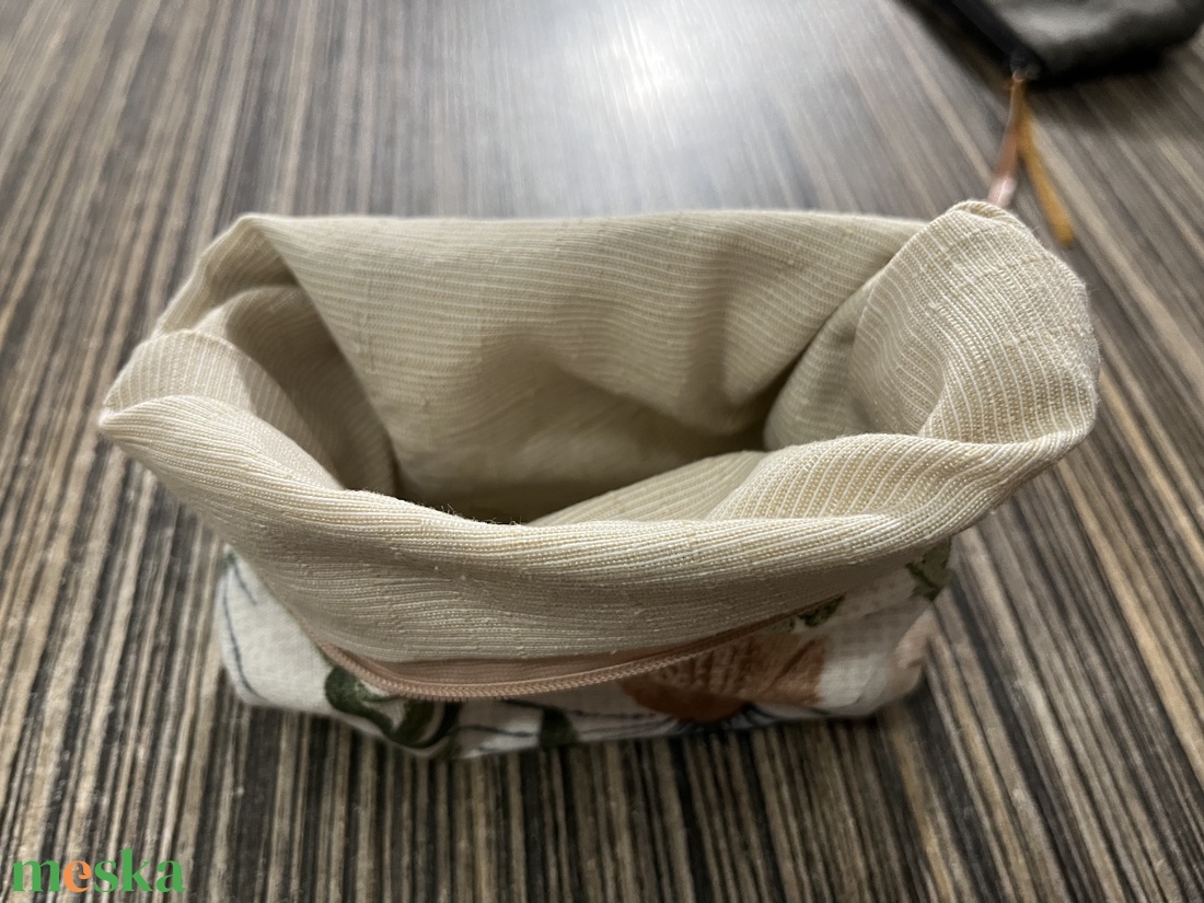 Virágmintás pamutvászon neszeszer - táska & tok - pénztárca & más tok - kártyatartó & irattartó - Meska.hu