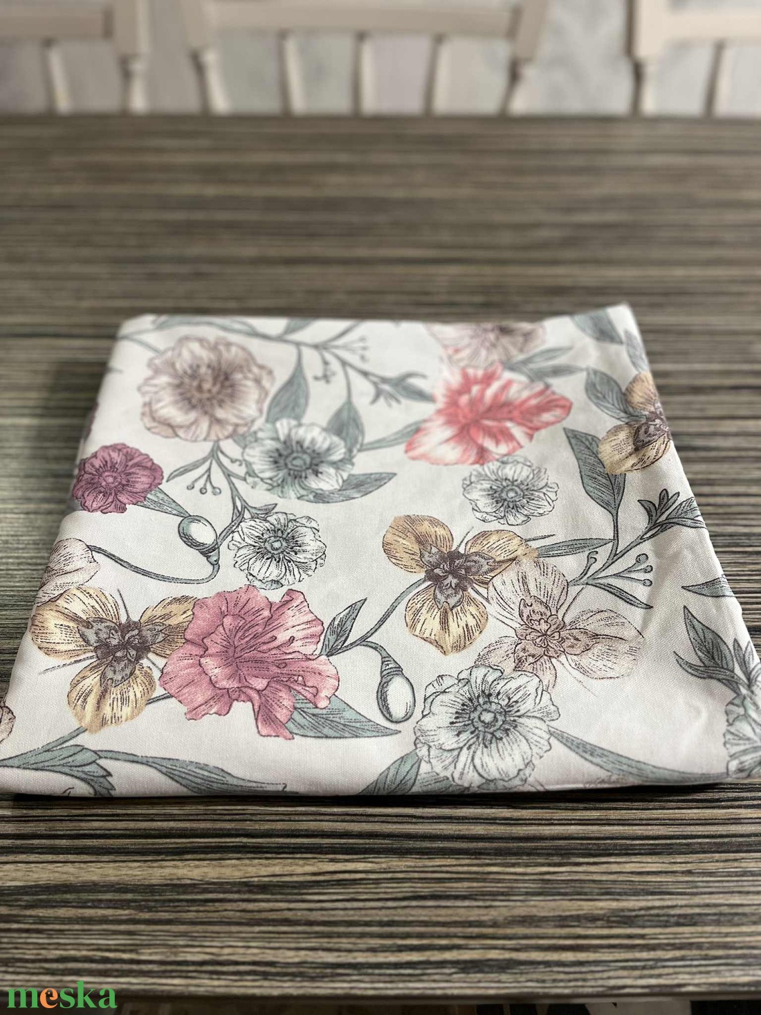 Pasztellvirágos asztalterítő - otthon & életmód - konyhafelszerelés, tálalás - tálalás - terítő - Meska.hu