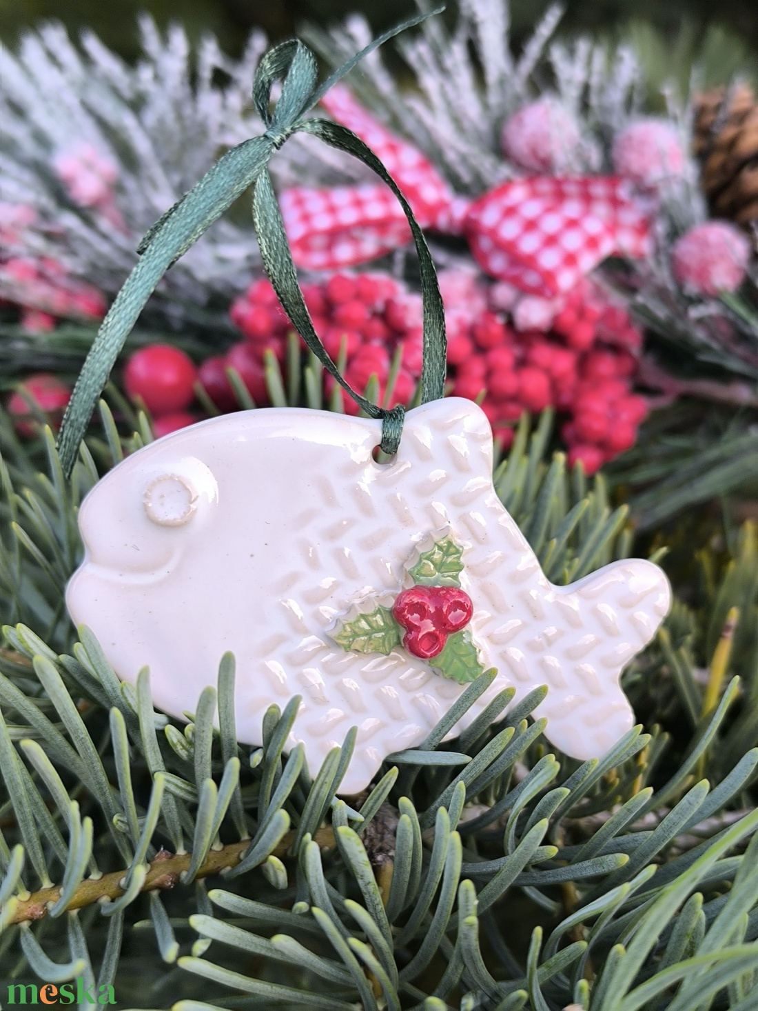 Kerámia karácsonyfadísz halacska - karácsony - karácsonyi lakásdekoráció - karácsonyfadíszek - Meska.hu