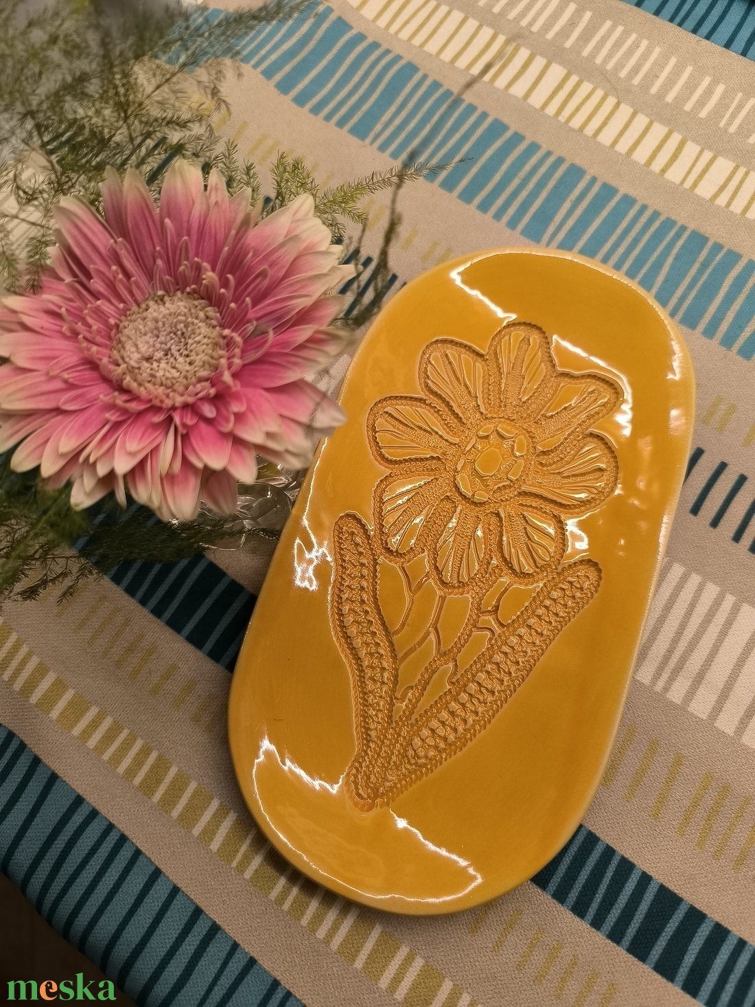 Ovális kínálótál csipke virágos - művészet - szobor - kerámia - Meska.hu