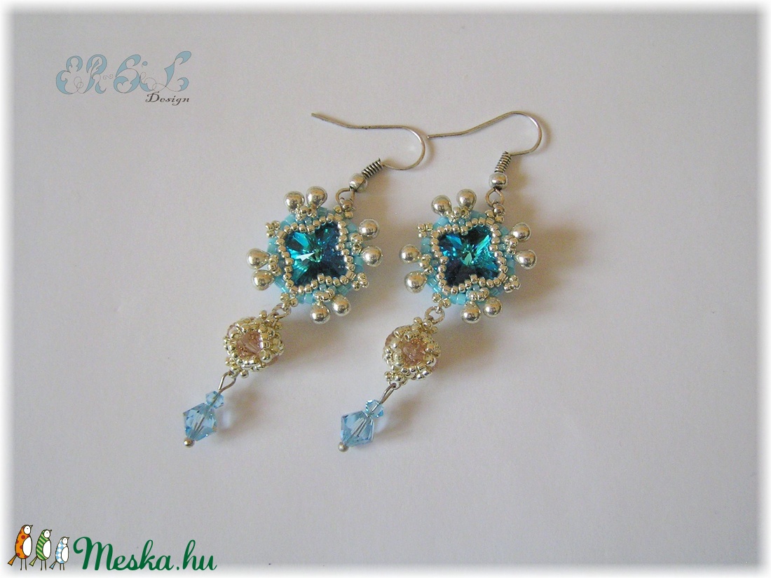 Krém - kék Swarovski fülbevaló - ékszer - fülbevaló - lógó fülbevaló - Meska.hu Krém - kék Swarovski fülbevaló - ékszer - fülbevaló - lógó fülbevaló - Meska.hu