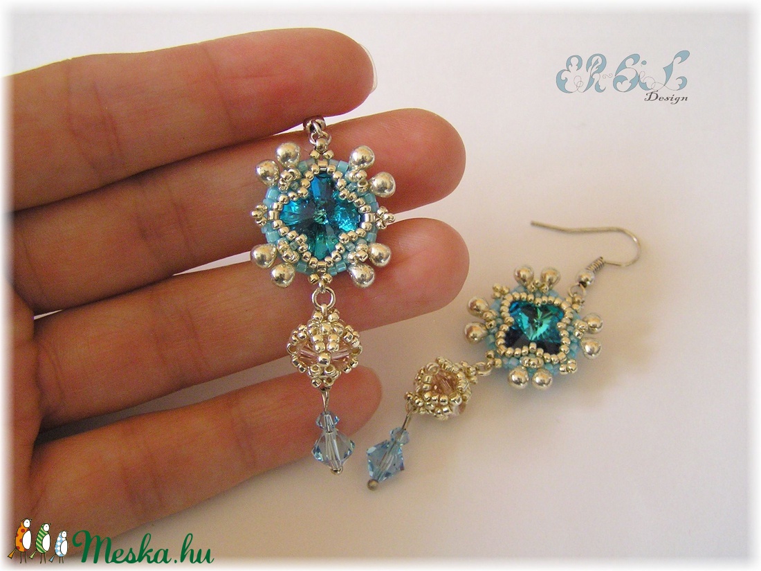 Krém - kék Swarovski fülbevaló - ékszer - fülbevaló - lógó fülbevaló - Meska.hu Krém - kék Swarovski fülbevaló - ékszer - fülbevaló - lógó fülbevaló - Meska.hu