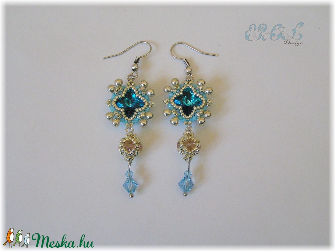 Krém - kék Swarovski fülbevaló - ékszer - fülbevaló - lógó fülbevaló - Meska.hu Krém - kék Swarovski fülbevaló - ékszer - fülbevaló - lógó fülbevaló - Meska.hu