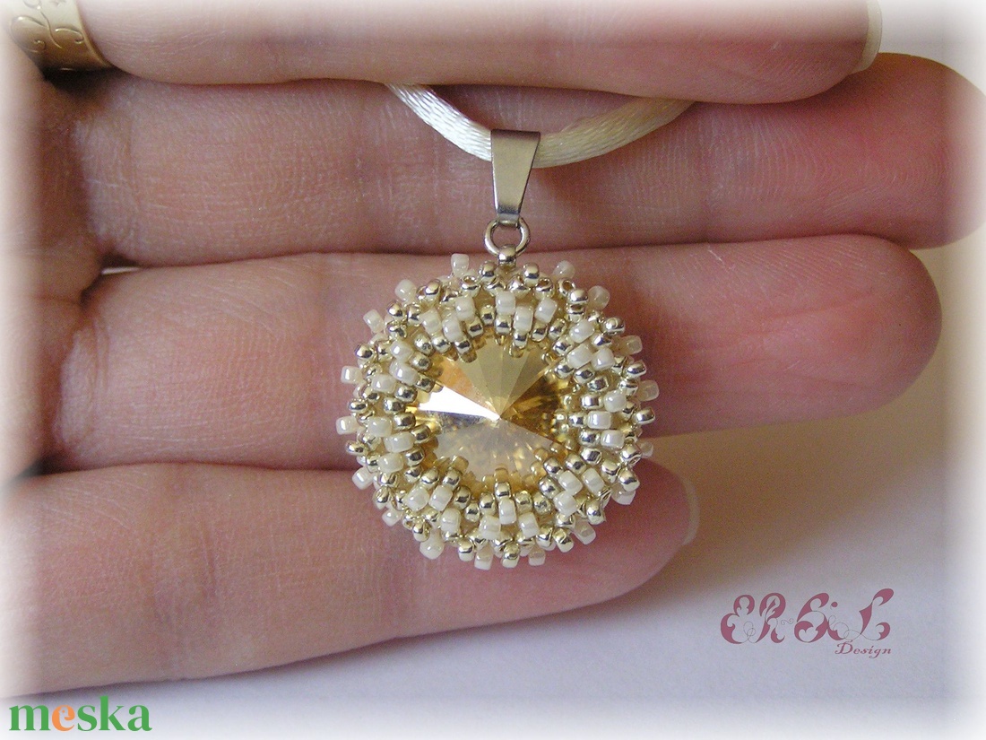 Bézs Swarovski nyaklánc menyasszonyoknak - esküvő - ékszer - nyaklánc - Meska.hu Bézs Swarovski nyaklánc menyasszonyoknak - esküvő - ékszer - nyaklánc - Meska.hu