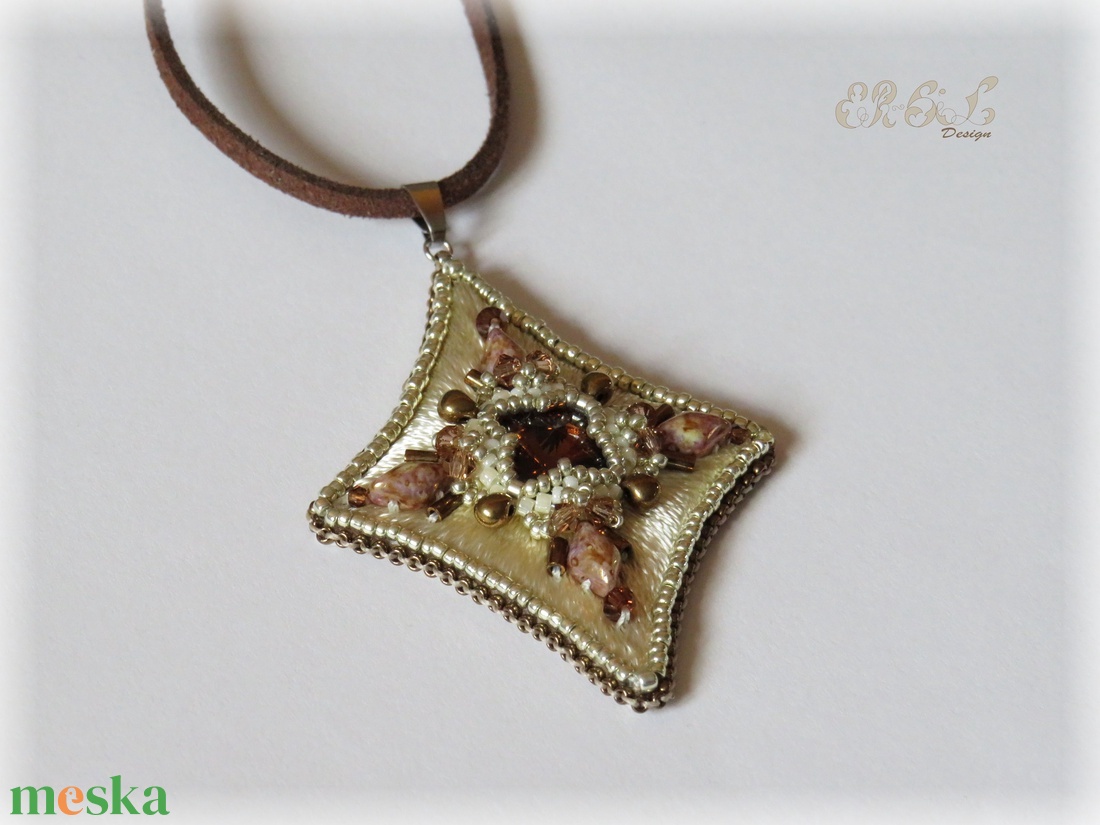Barna - krém - ezüst hímzett medál Swarovski kristályokkal - ékszer - nyaklánc - medálos nyaklánc - Meska.hu Barna - krém - ezüst hímzett medál Swarovski kristályokkal - ékszer - nyaklánc - medálos nyaklánc - Meska.hu