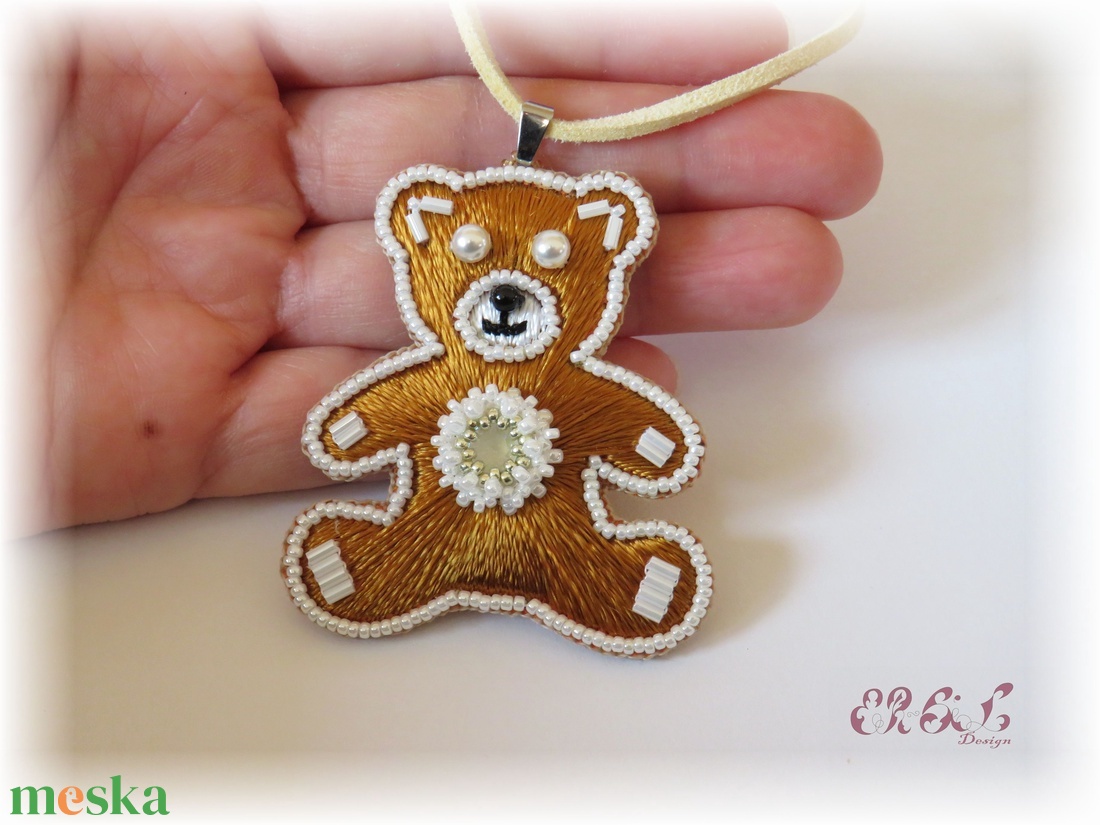 Gyöngyhímzett mézeskalács maci - ékszer - nyaklánc - medál - Meska.hu