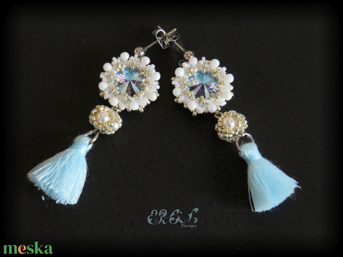 Világoskék - fehér bojtos Swarovski fülbevaló - ékszer - fülbevaló - rojtos fülbevaló - Meska.hu Világoskék - fehér bojtos Swarovski fülbevaló - ékszer - fülbevaló - rojtos fülbevaló - Meska.hu