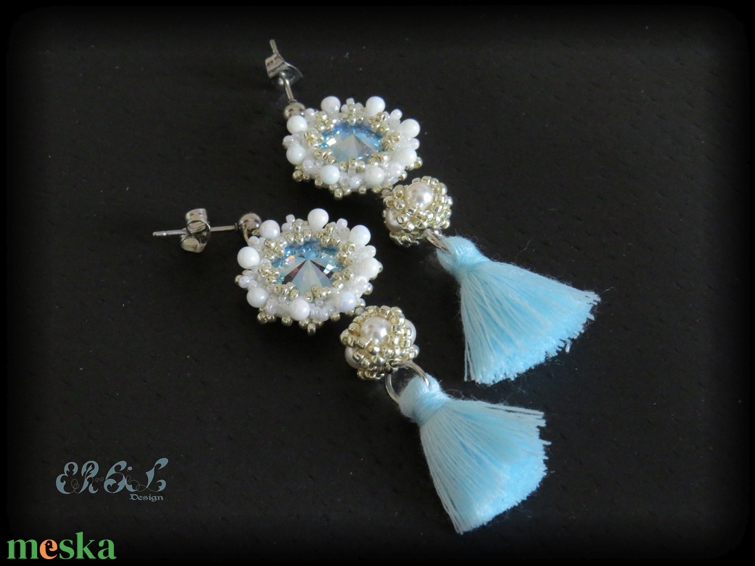 Világoskék - fehér bojtos Swarovski fülbevaló - ékszer - fülbevaló - rojtos fülbevaló - Meska.hu Világoskék - fehér bojtos Swarovski fülbevaló - ékszer - fülbevaló - rojtos fülbevaló - Meska.hu