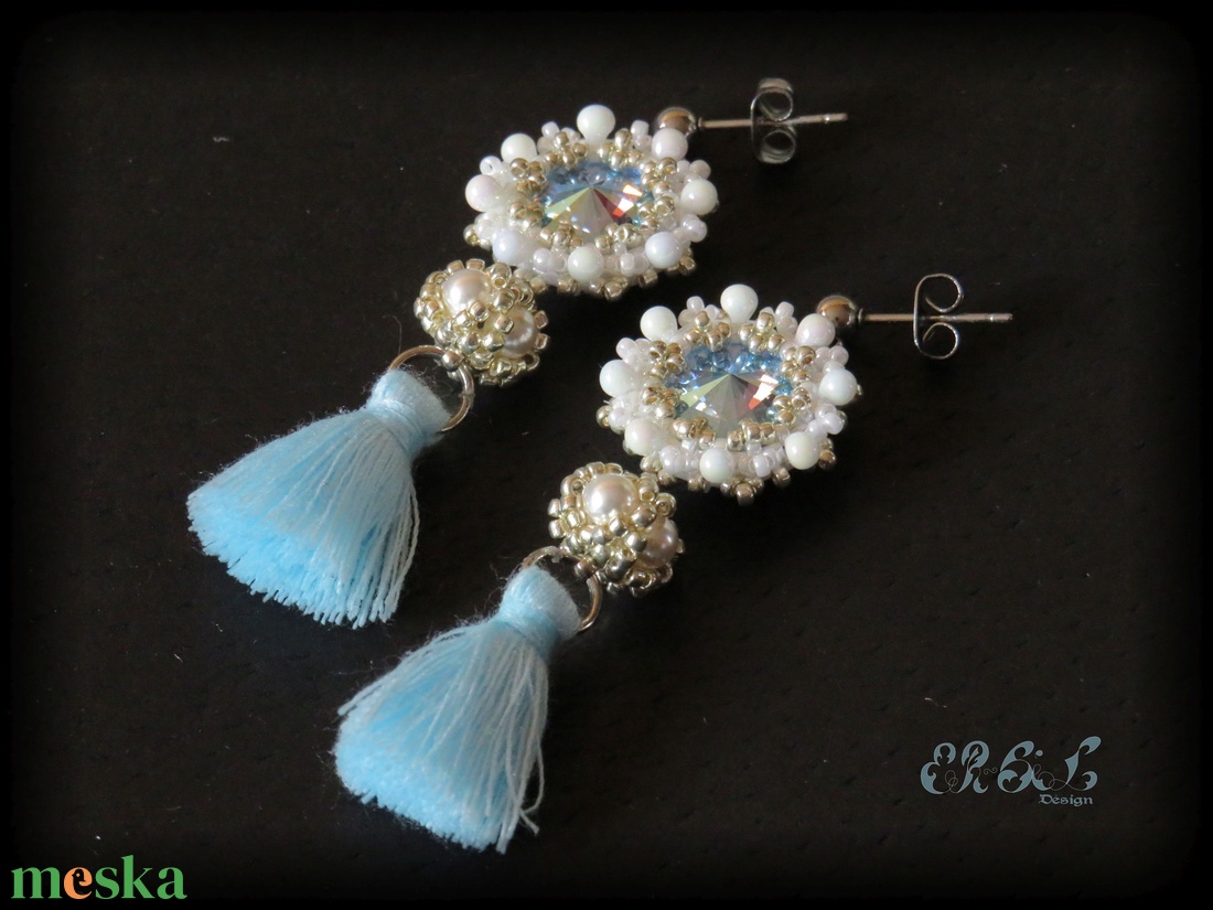 Világoskék - fehér bojtos Swarovski fülbevaló - ékszer - fülbevaló - rojtos fülbevaló - Meska.hu Világoskék - fehér bojtos Swarovski fülbevaló - ékszer - fülbevaló - rojtos fülbevaló - Meska.hu
