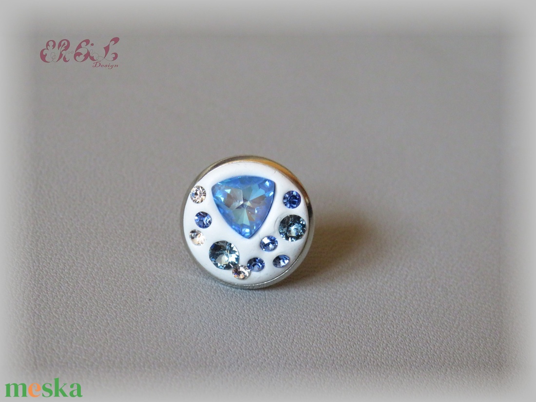 Valami kék, ékszergyurma fülbevaló Swarovski kristályokkal - ékszer - fülbevaló - pötty fülbevaló - Meska.hu Valami kék, ékszergyurma fülbevaló Swarovski kristályokkal - ékszer - fülbevaló - pötty fülbevaló - Meska.hu