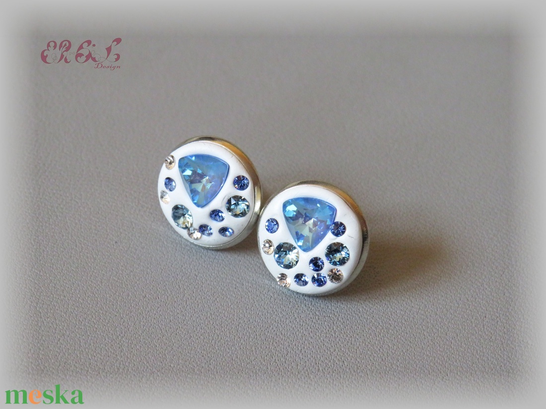 Valami kék, ékszergyurma fülbevaló Swarovski kristályokkal - ékszer - fülbevaló - pötty fülbevaló - Meska.hu Valami kék, ékszergyurma fülbevaló Swarovski kristályokkal - ékszer - fülbevaló - pötty fülbevaló - Meska.hu