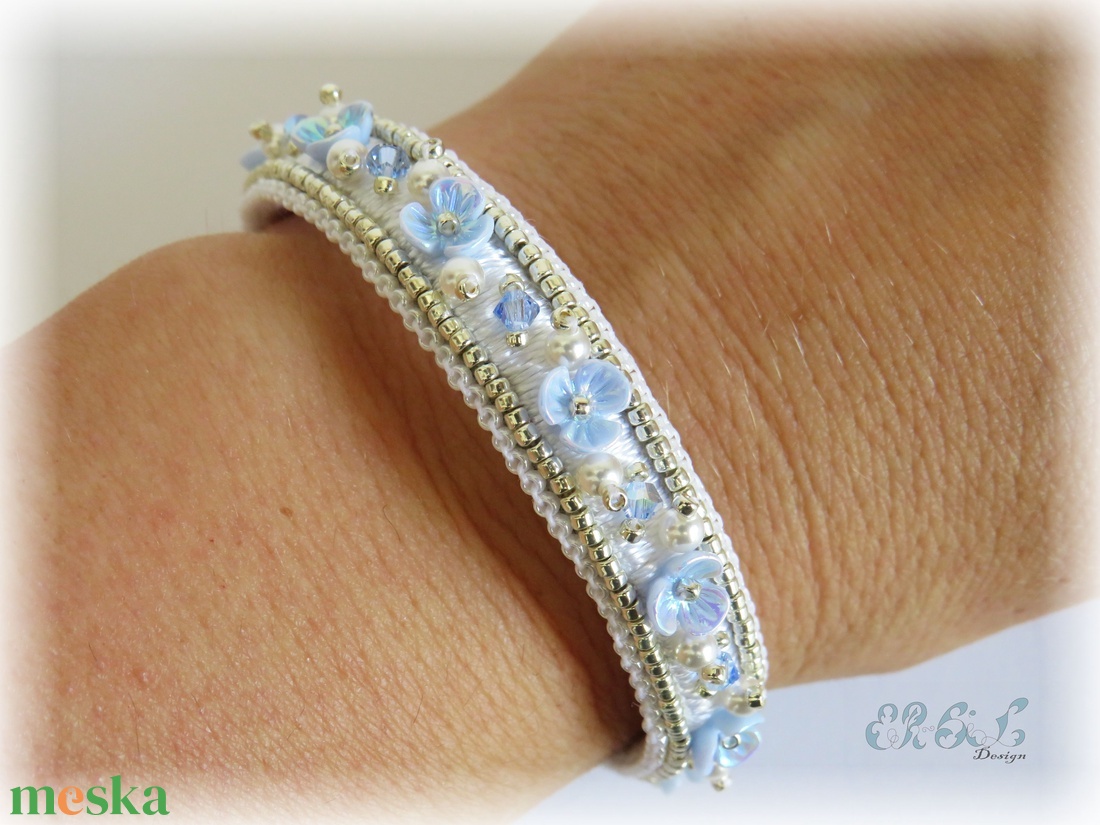Valami kék, kék virágos Swarovski karkötő menyasszonyoknak - esküvő - ékszer - karkötő & csuklódísz - Meska.hu Valami kék, kék virágos Swarovski karkötő menyasszonyoknak - esküvő - ékszer - karkötő & csuklódísz - Meska.hu