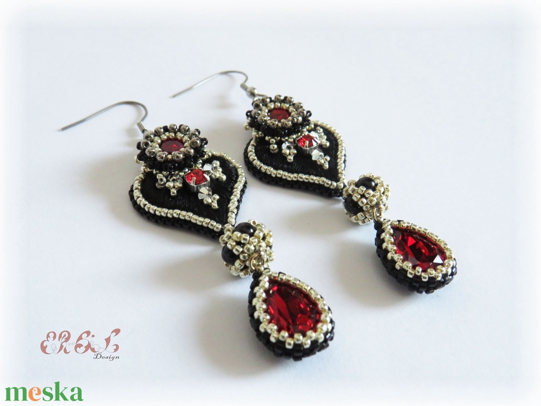 Piros - fekete - ezüst fülbevaló Swarovski kristályokkal - ékszer - fülbevaló - lógó csepp fülbevaló - Meska.hu Piros - fekete - ezüst fülbevaló Swarovski kristályokkal - ékszer - fülbevaló - lógó csepp fülbevaló - Meska.hu