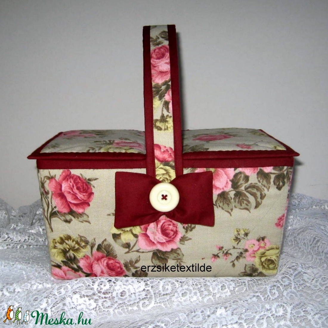 Varró- vagy kézimunka kosár bézs alapon rózsás -  - Meska.hu