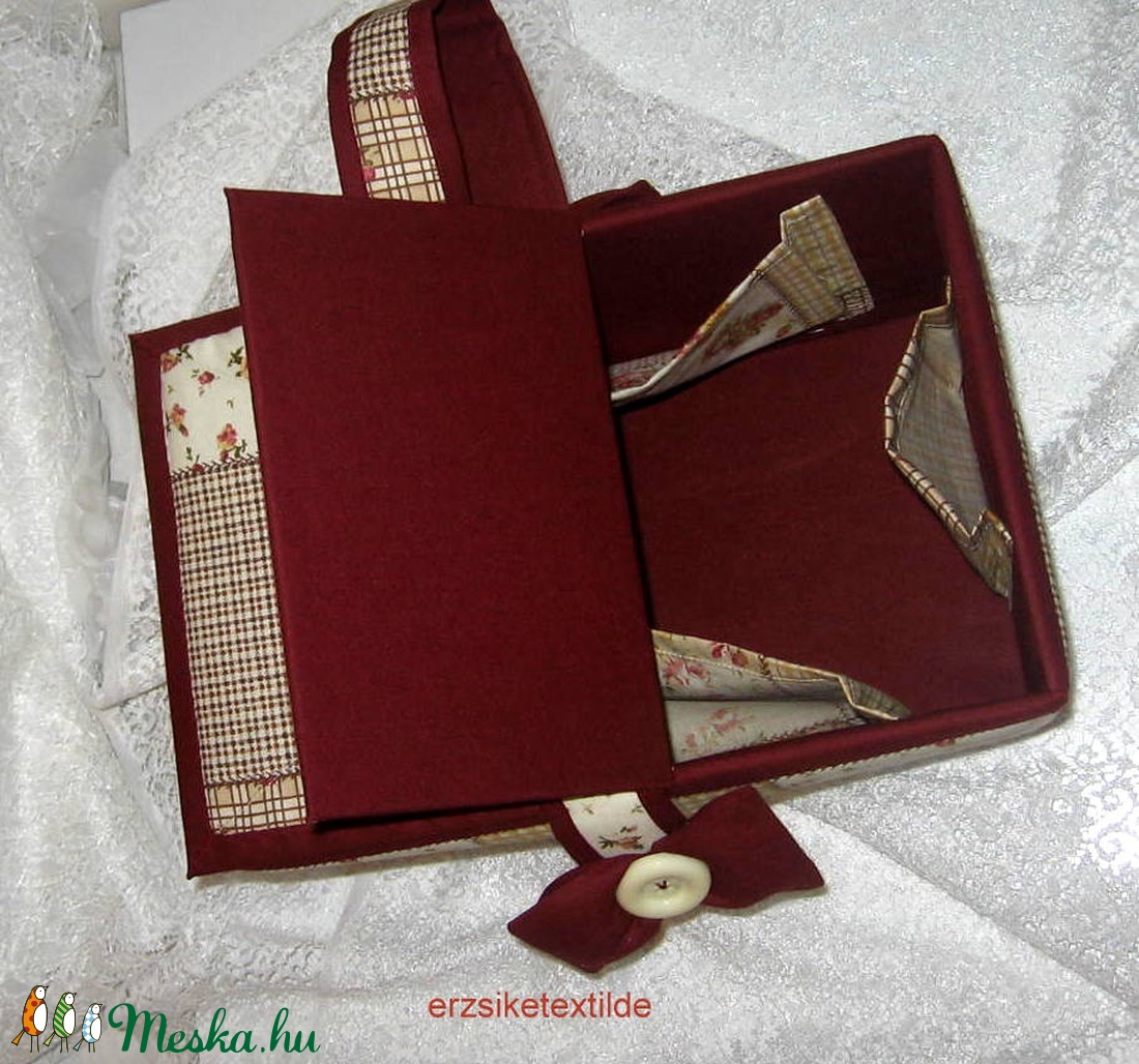 Kézimunka-  vagy  varrókosár  sárga-viágosbarna-apró virágos, rózsás patchwork  mintás anyagból -  - Meska.hu