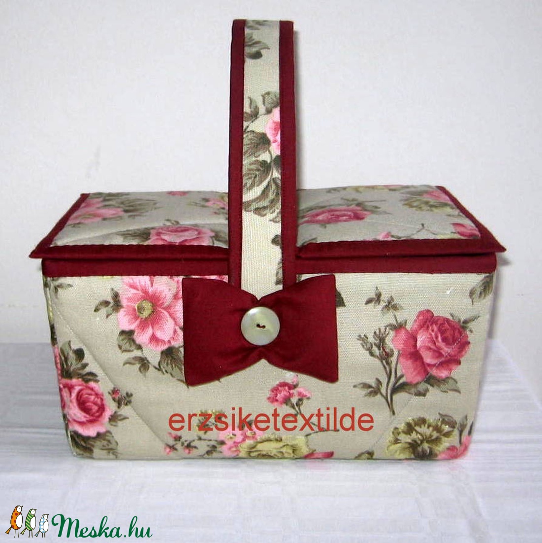 Varró- vagy kézimunka kosár bézs alapon rózsás -  - Meska.hu