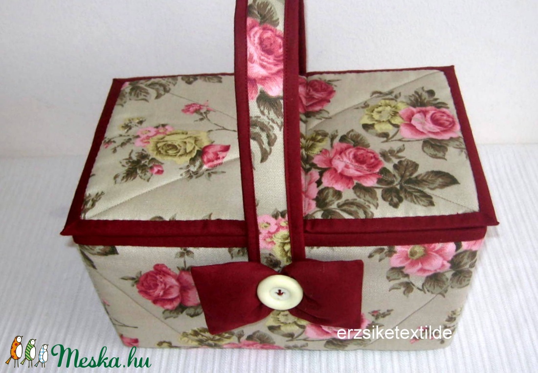 Varró- vagy kézimunka kosár bézs alapon rózsás -  - Meska.hu