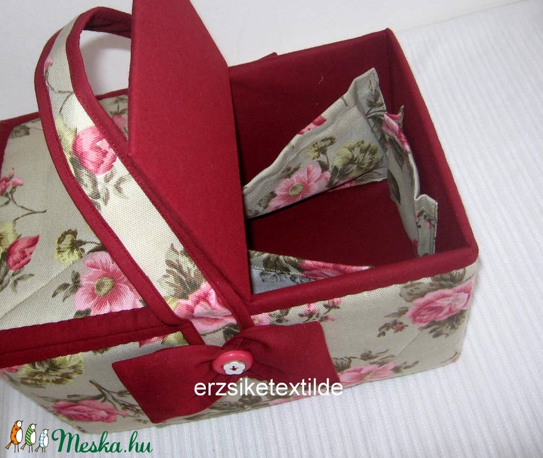 Varró- vagy kézimunka kosár bézs alapon rózsás -  - Meska.hu