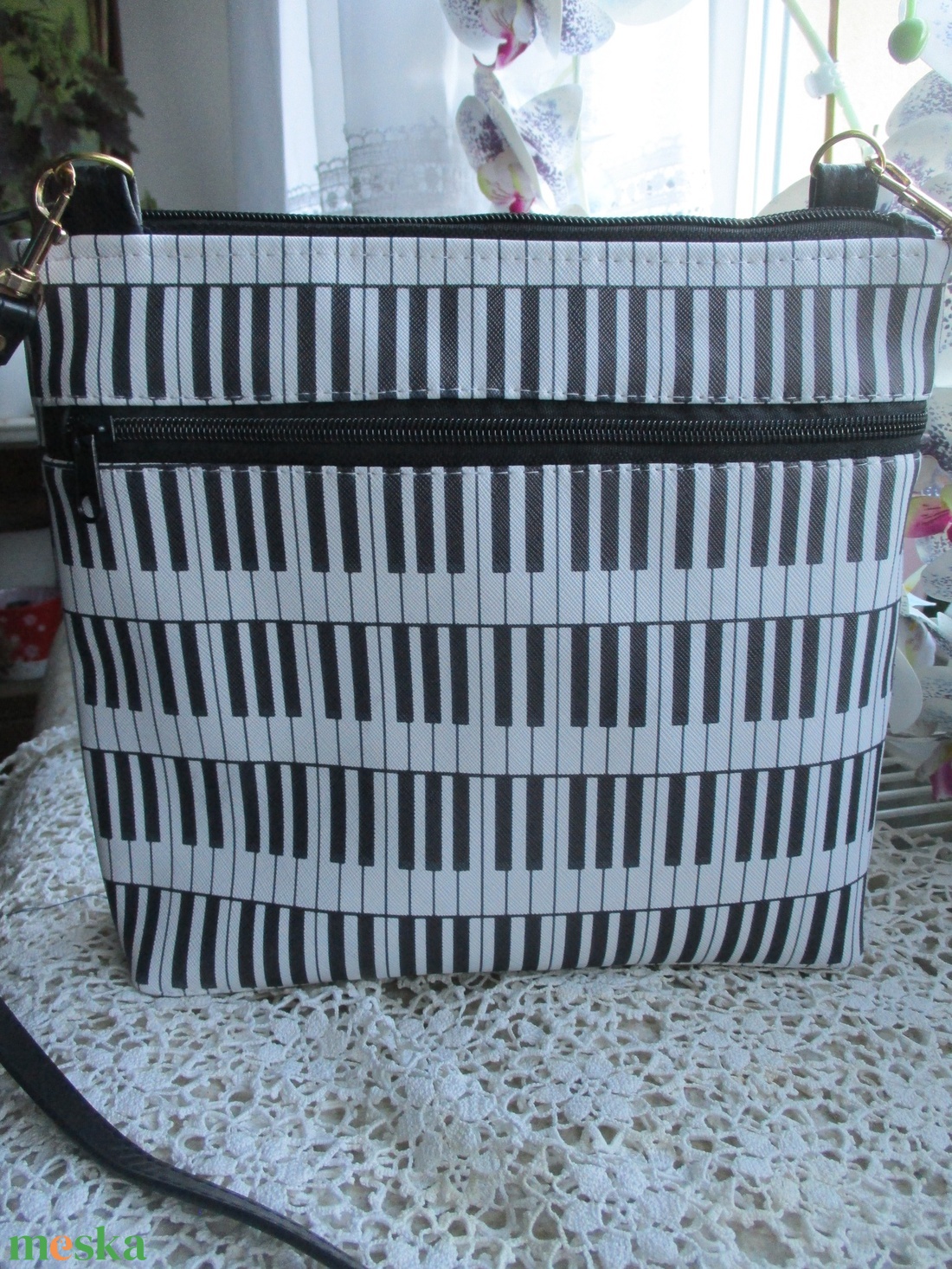 Oldaltáska----Műbőr-- - táska & tok - kézitáska & válltáska - vállon átvethető táska - Meska.hu