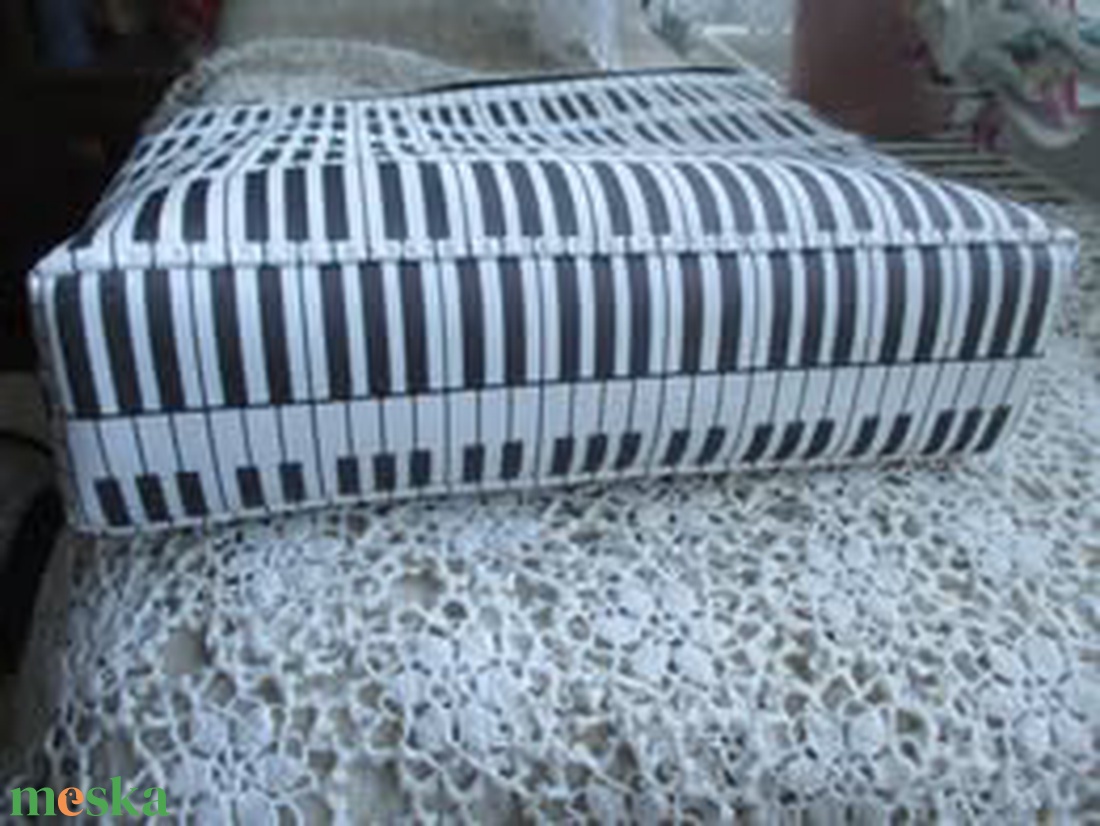 Oldaltáska----Műbőr-- - táska & tok - kézitáska & válltáska - vállon átvethető táska - Meska.hu